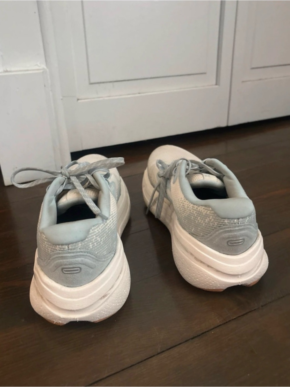 Brooks Women's Pale Blue Mesh Running Shoes - Picture 4 of 7